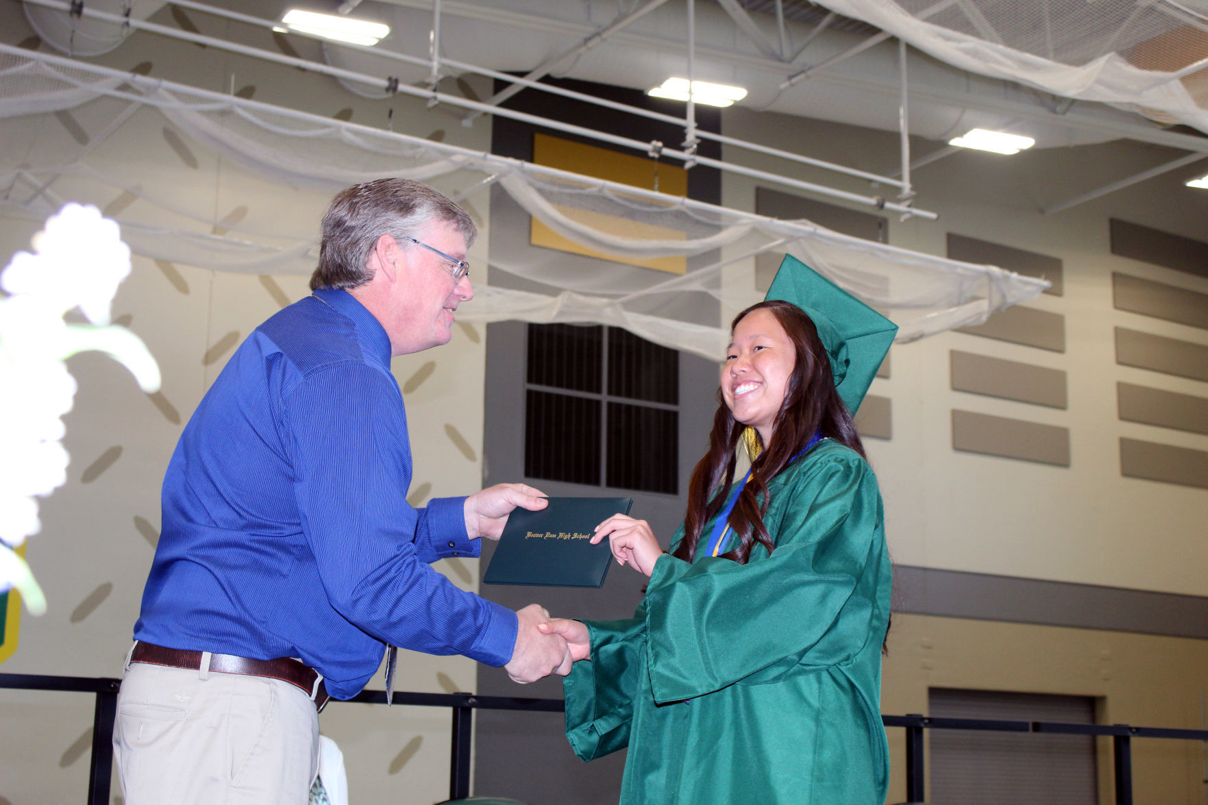 060219-ctzn-news-bd-grad058.jpg